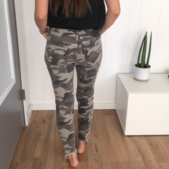 Zara Camo Denim - Picture 2 of 8